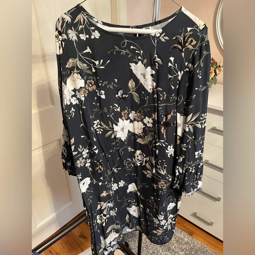 Old Navy long sleeve dress.